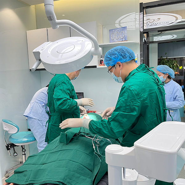 口腔種植手術(shù)準(zhǔn)備中
